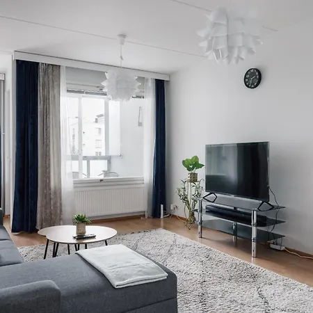 Spacious 2br Retreat With Private Sauna