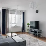 Spacious 2br Retreat With Private Sauna