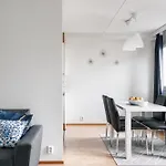 Spacious 2br Retreat With Private Sauna *