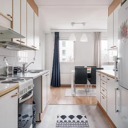 Spacious 2br Retreat With Private Sauna Appartamento *