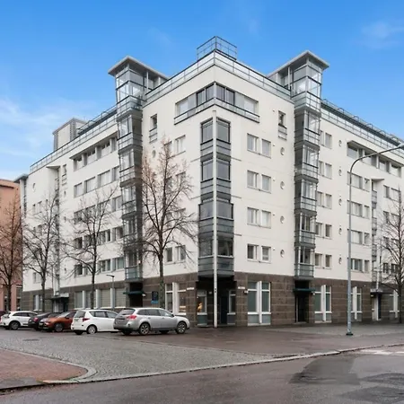 Spacious 2br Retreat With Private Sauna