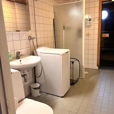 Spacious Retreat With Private Sauna 公寓 *