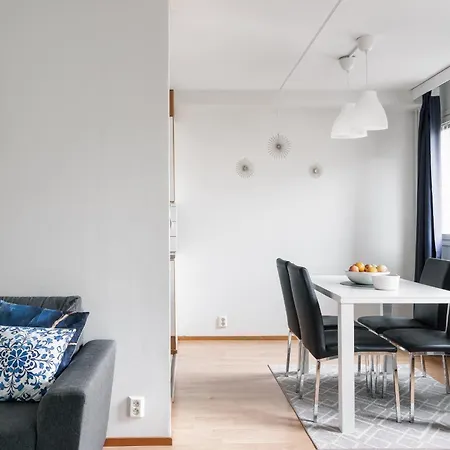 Spacious 2br Retreat With Sauna *
