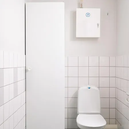 Spacious 2br Retreat With Private Sauna