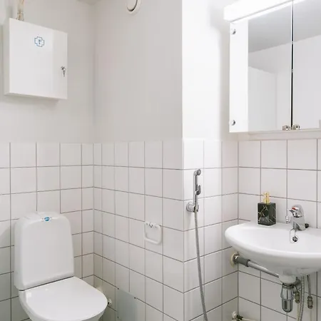 Lejlighed Spacious 2br Retreat With Private Sauna