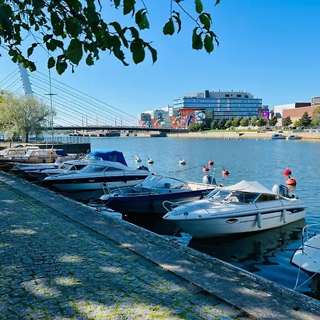 Spacious 2br Retreat With Private Sauna